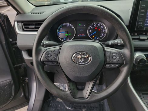 Used 2022 Toyota RAV4 XLE image 26