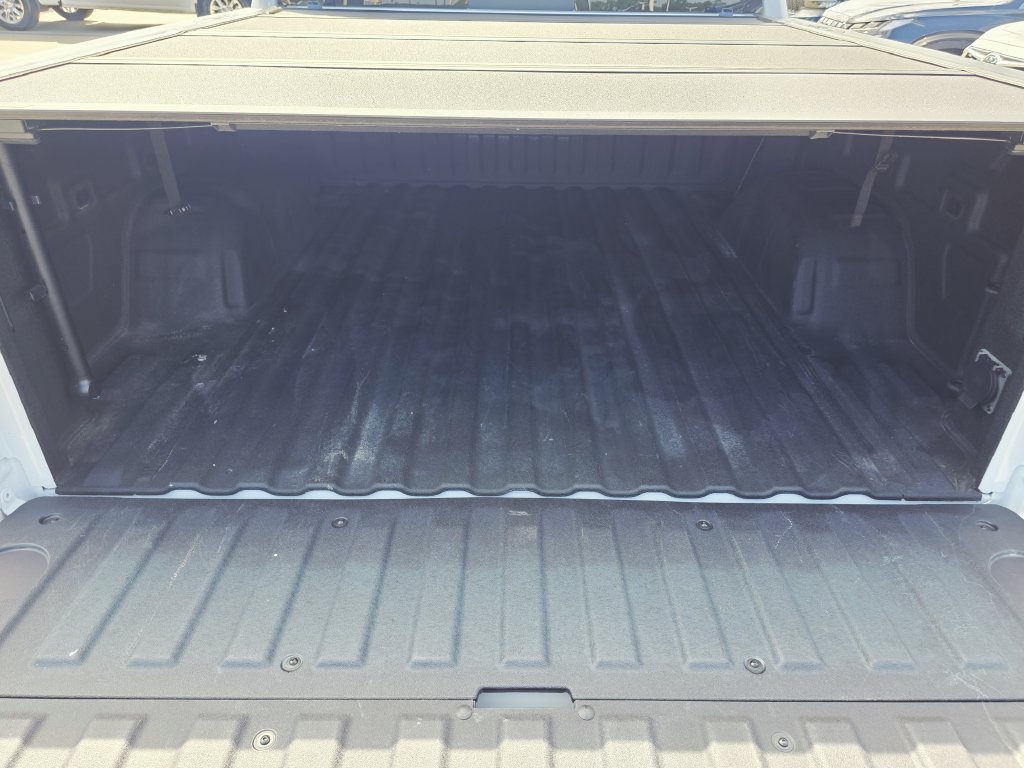 Used 2024 GMC Sierra 1500 SLT AWD/4WD image 9