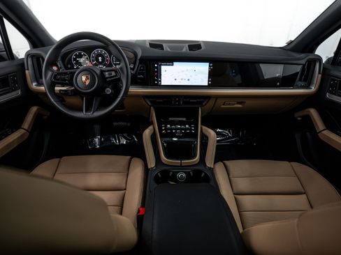Certified 2026 Porsche Cayenne image 12