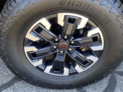 Used 2024 Nissan Frontier PRO-4X w/ Off-Road Protection Package AWD/4WD image 25