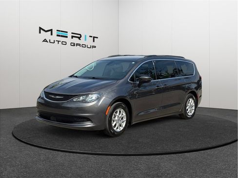 Used 2021 Chrysler Voyager Lxi FWD image 4