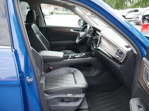 Used 2025 Volkswagen Atlas SEL Premium R-Line AWD/4WD image 28