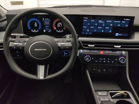 Used 2025 Hyundai Sonata SEL FWD image 22