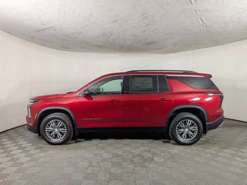 Used 2026 Chevrolet Traverse LT w/ Driver Confidence Package AWD/4WD image 3