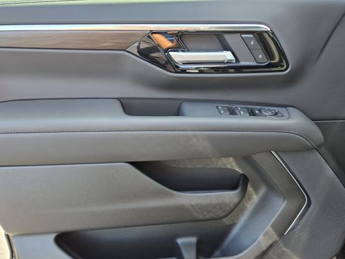 New 2026 Chevrolet Tahoe LS image 11