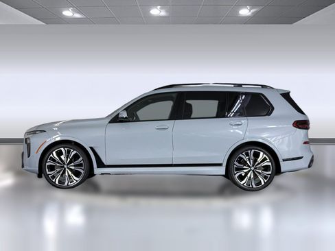 Used 2024 BMW X7 xDrive40i w/ M Sport Package AWD/4WD image 2