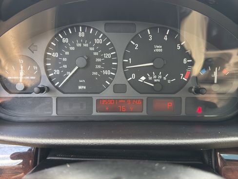 Used 2003 BMW 325xi Sedan AWD/4WD image 13