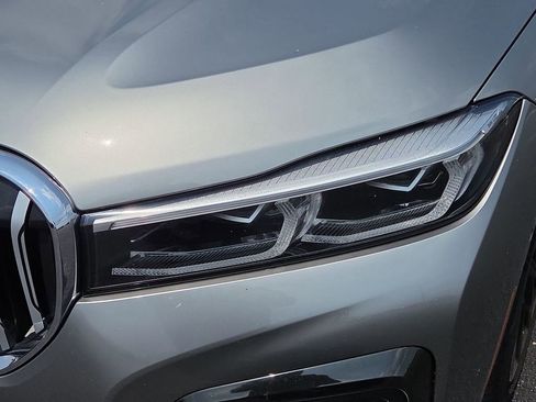 Used 2020 BMW 750i xDrive w/ Executive Package AWD/4WD image 10