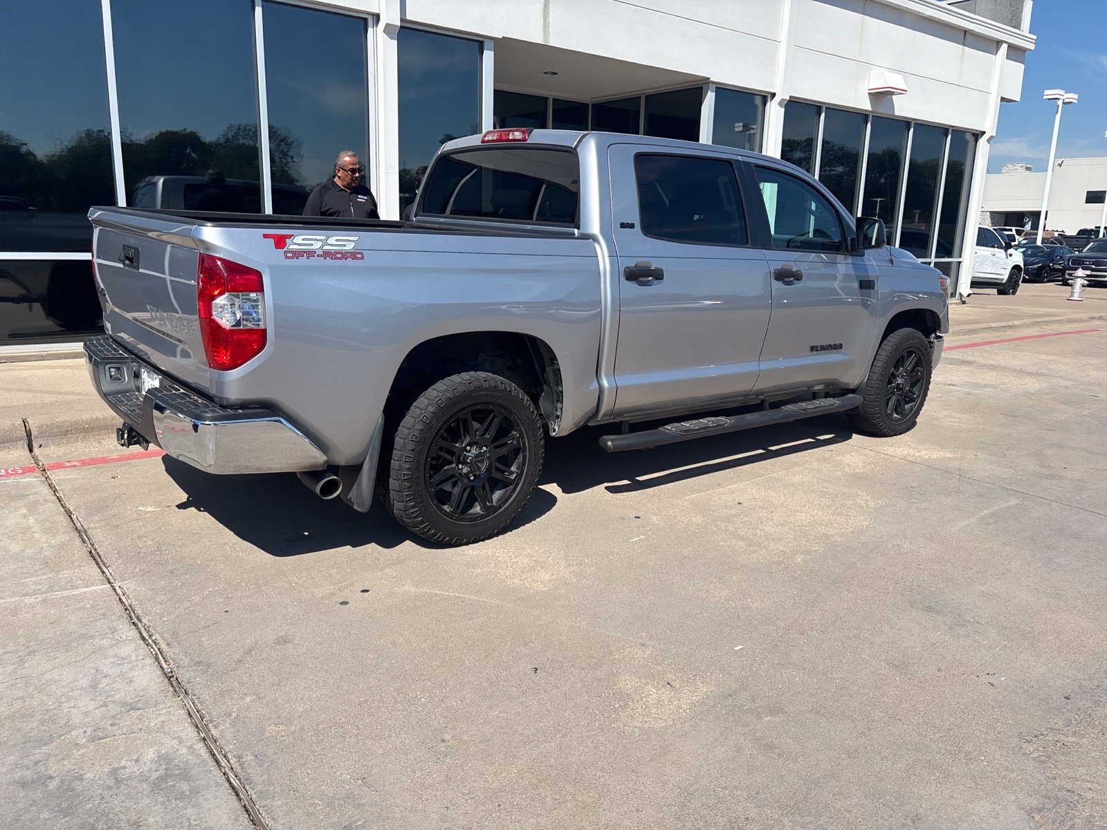 Used 2019 Toyota Tundra SR5 w/ SR5 Upgrade Package AWD/4WD image 5