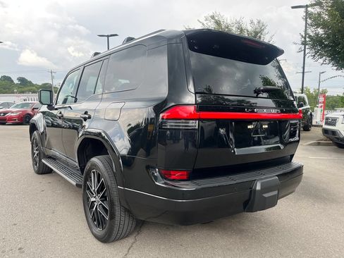 Used 2024 Lexus GX 550 w/ Accessory Package (2T) AWD/4WD image 2