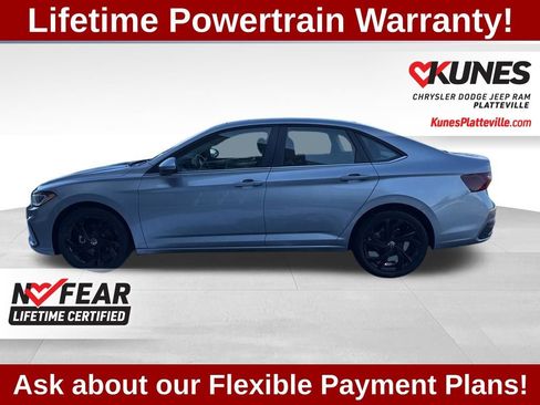 Used 2025 Volkswagen Jetta SE w/ Sunroof Package FWD image 8