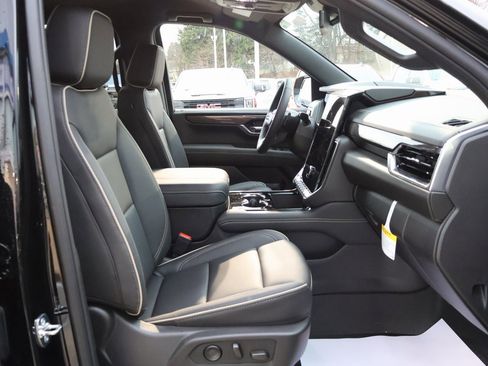 New 2025 GMC Yukon XL Elevation w/ LPO, Elevation Black Package image 44