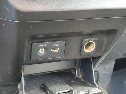 Used 2015 Ford F150 XLT AWD/4WD image 24