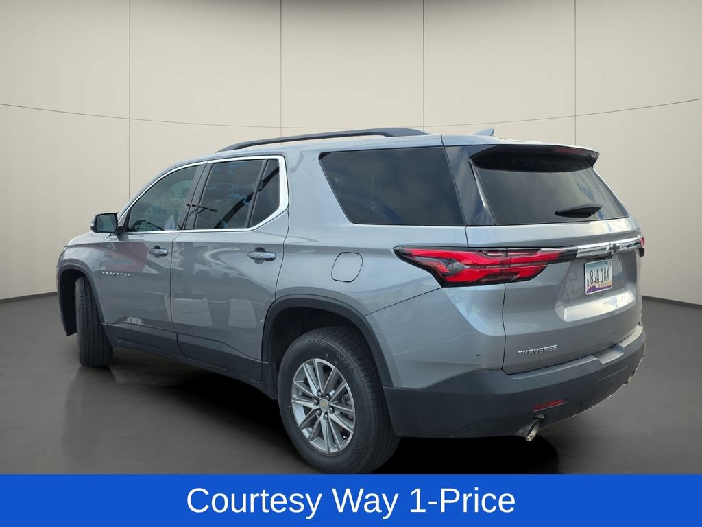 Used 2023 Chevrolet Traverse LT FWD image 6