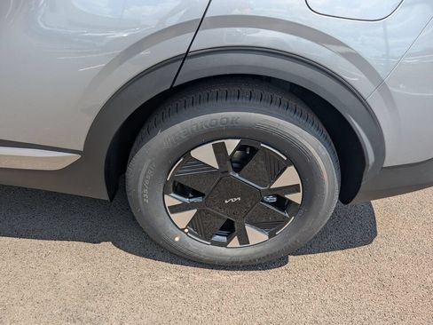 New 2026 Kia Sportage LX FWD image 22