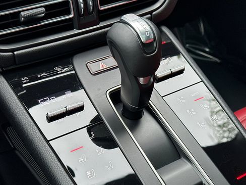 Certified 2024 Porsche Macan S image 22