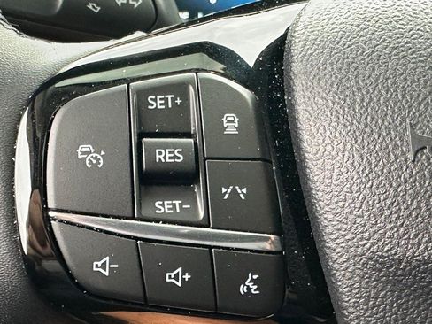Used 2025 Ford Escape Platinum AWD/4WD image 20