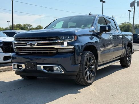 Used 2022 Chevrolet Silverado 1500 High Country w/ LPO, Dark Essentials Package AWD/4WD image 2