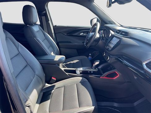 Used 2021 Chevrolet TrailBlazer RS w/ Sun and Liftgate Package image 27