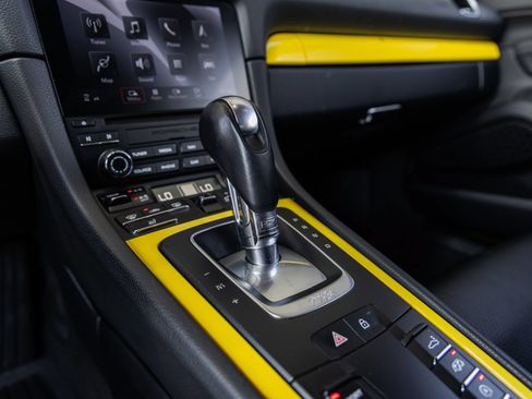 Certified 2019 Porsche 718 Cayman RWD image 32