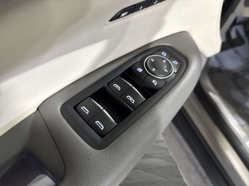 Used 2019 Cadillac XT5 Premium Luxury w/ Driver Assist Package image 10