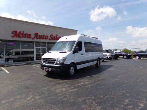 Used 2014 Mercedes-Benz Sprinter 2500 image 4