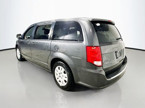 Used 2018 Dodge Grand Caravan SE w/ UConnect Hands-Free Group FWD image 6