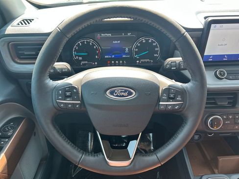 Used 2022 Ford Maverick Lariat w/ Lariat Luxury Package image 16