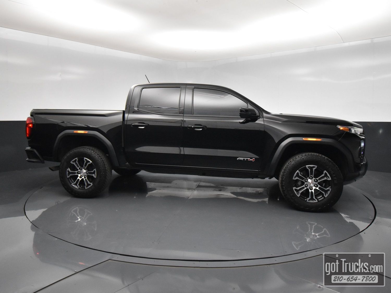 Used 2024 GMC Canyon AT4 w/ Technology Package AWD/4WD image 50