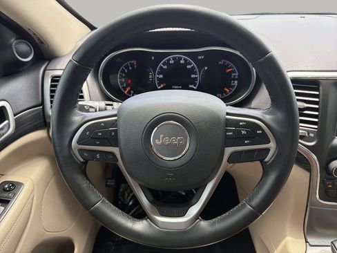 Used 2020 Jeep Grand Cherokee Laredo RWD image 25