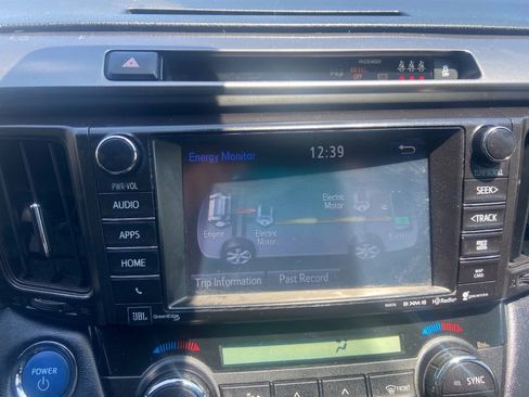 Used 2017 Toyota RAV4 SE AWD/4WD image 13