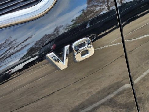 Used 2022 Nissan Armada SL w/ Captain's Chairs Package image 12