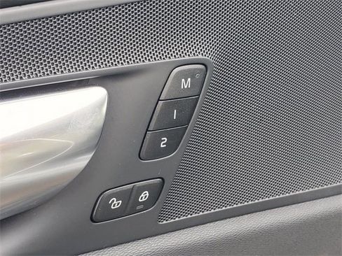 Certified 2025 Volvo XC60 B5 Plus image 11