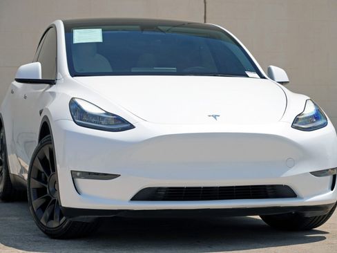 Used 2022 Tesla Model Y Long Range AWD/4WD image 4