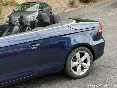Used 2012 Volkswagen Eos Lux FWD image 31
