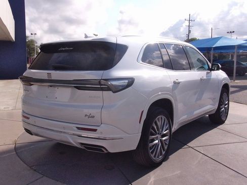 Used 2025 Buick Enclave Avenir w/ Trailering Package, 5000 lbs. image 15