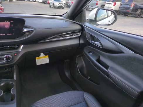 New 2026 Buick Envista Preferred image 17