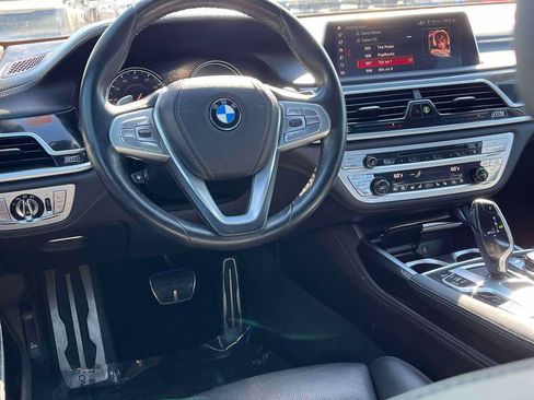 Used 2019 BMW 750i xDrive w/ Executive Package AWD/4WD image 2