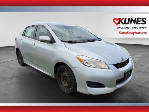 Used 2013 Toyota Matrix L FWD image 1