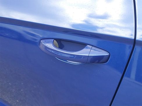 Used 2022 Volkswagen Taos SE image 19