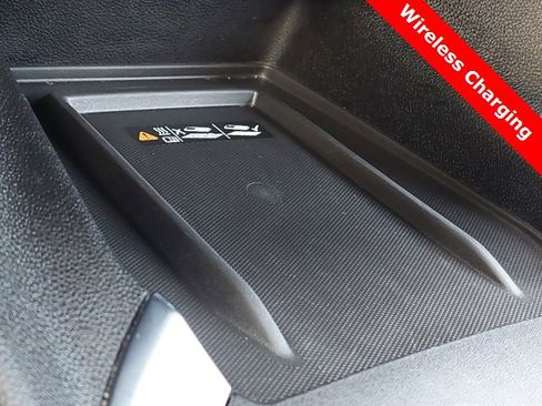 Used 2022 Chevrolet Traverse LT image 13