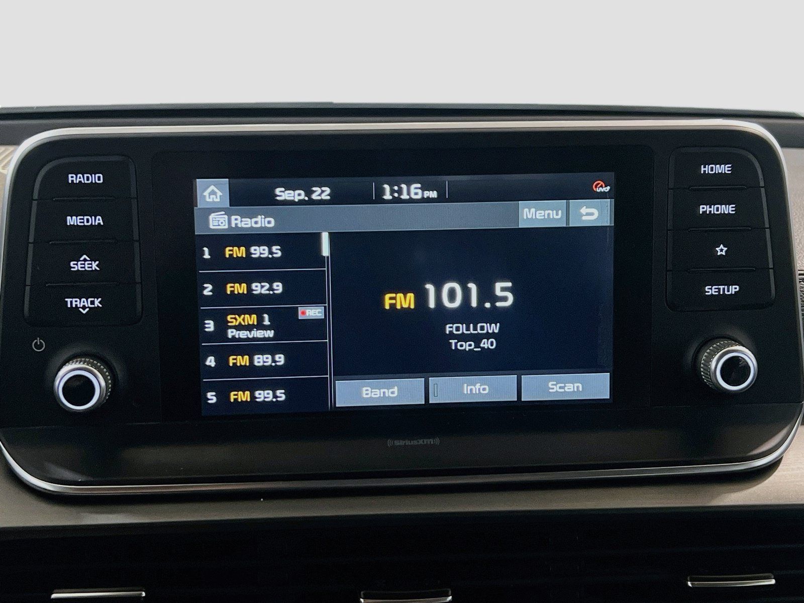 Used 2021 Kia Telluride LX FWD image 10