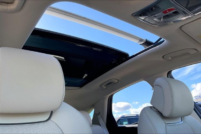 Certified 2026 Genesis GV70 2.5T Select AWD/4WD image 24
