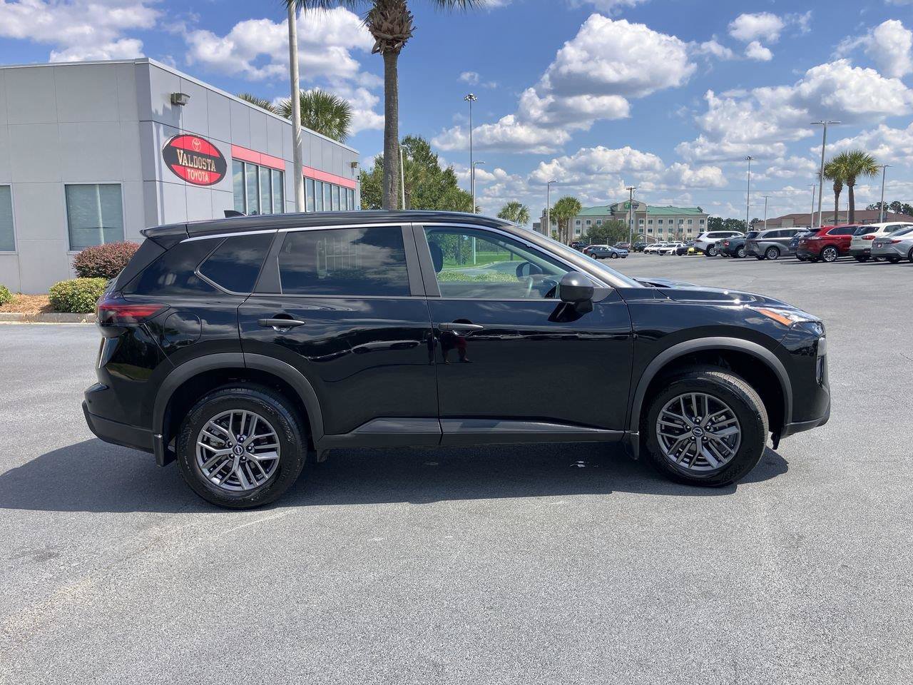 Used 2026 Nissan Rogue S FWD image 6