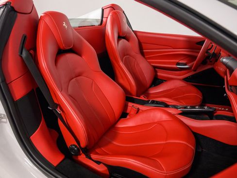 Certified 2023 Ferrari F8 Tributo RWD image 31