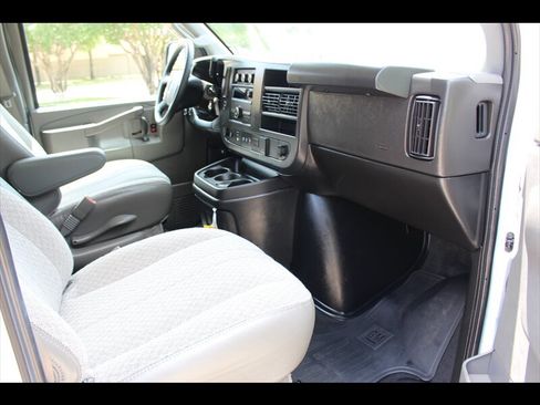 Used 2024 Chevrolet Express 3500 LT w/ LT Preferred Equipment Group RWD image 20