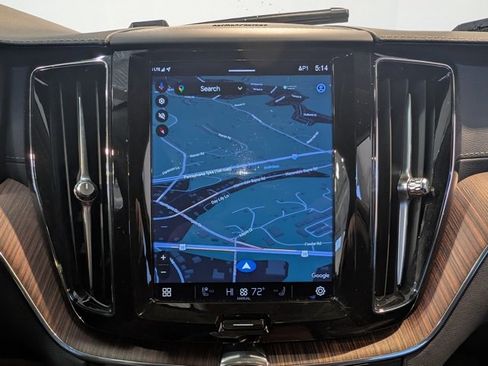 Used 2023 Volvo XC60 B5 Ultimate w/ Climate Package image 16