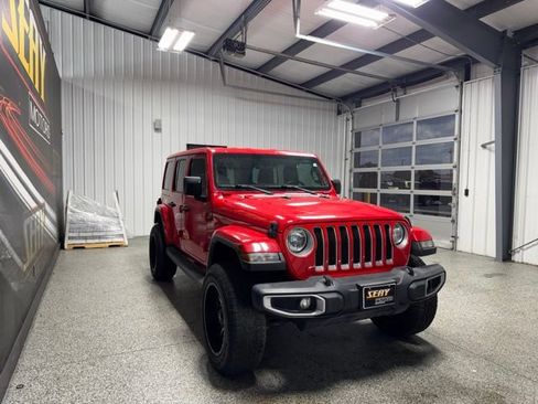 Used 2018 Jeep Wrangler Unlimited Sahara AWD/4WD image 18