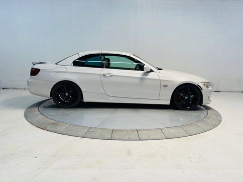 Used 2011 BMW 335i Convertible RWD image 26