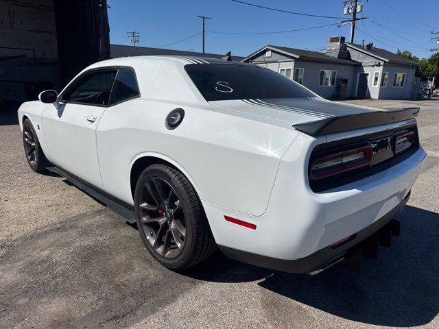 Used 2022 Dodge Challenger R/T Scat Pack w/ Shaker Package RWD image 7